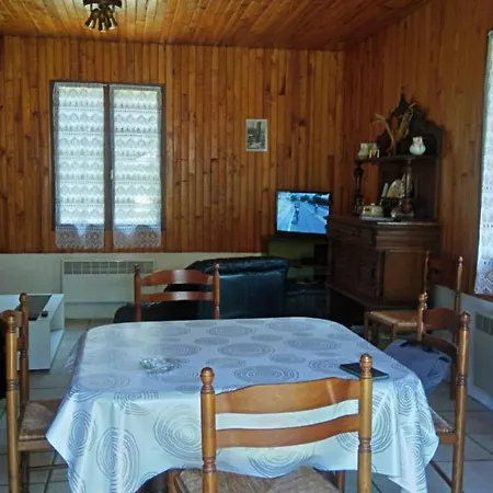 Chez Danielle Et Guy Holiday home Leon