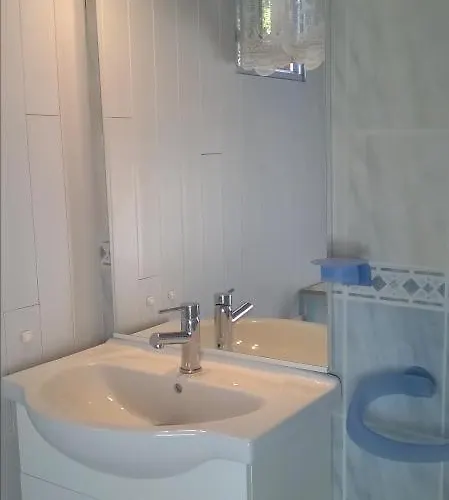 Chez Danielle Et Guy Леон